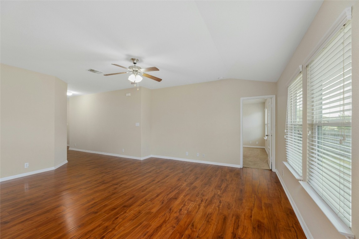 304 San Antonio Riverwalk , Hutto, TX, 78634 | 5389248 | Realty Texas LLC