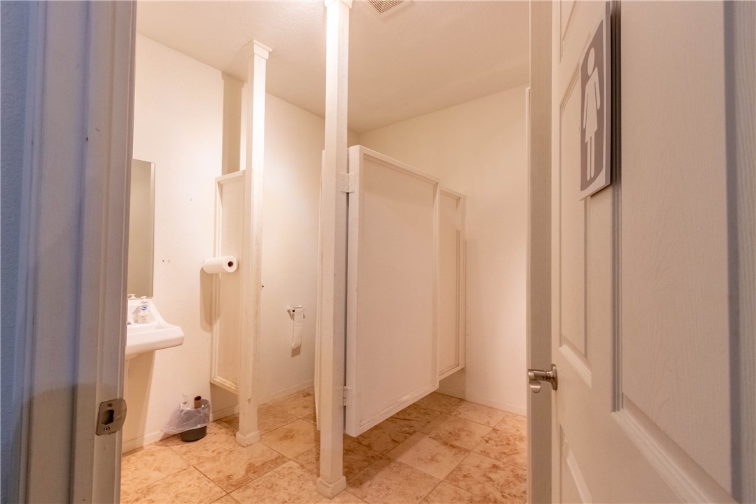 201 S Main Street , Caldwell, TX, 77836 | 24017600 | Realty Texas LLC