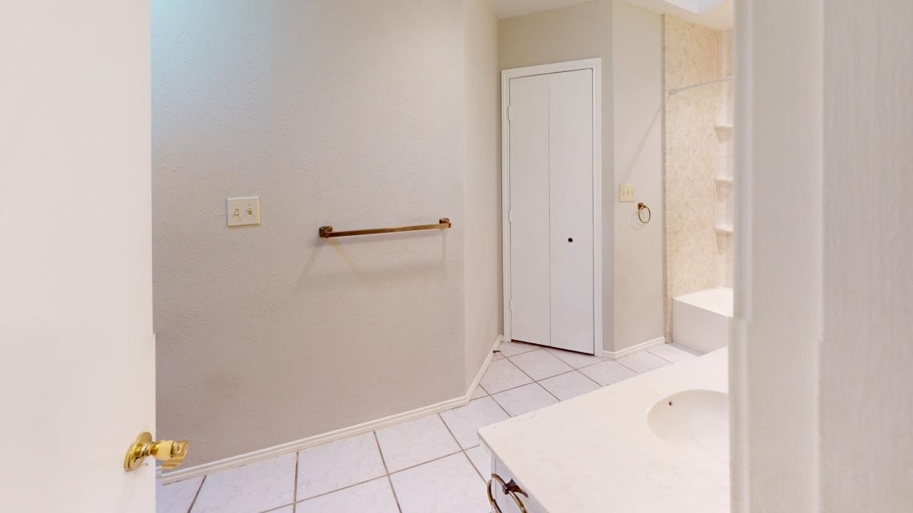 9712 Summerwood Circle , Dallas, TX, 75243 | 20799739 | Realty Texas LLC
