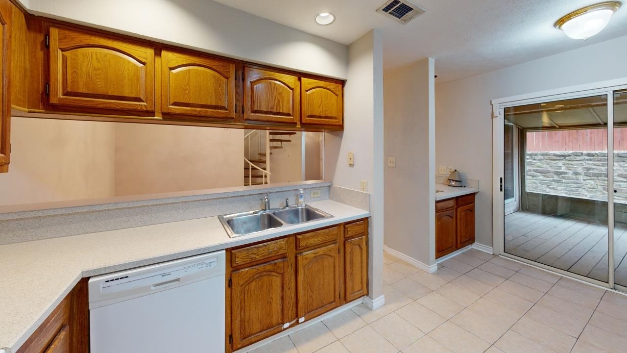 9712 Summerwood Circle , Dallas, TX, 75243 | 20799739 | Realty Texas LLC