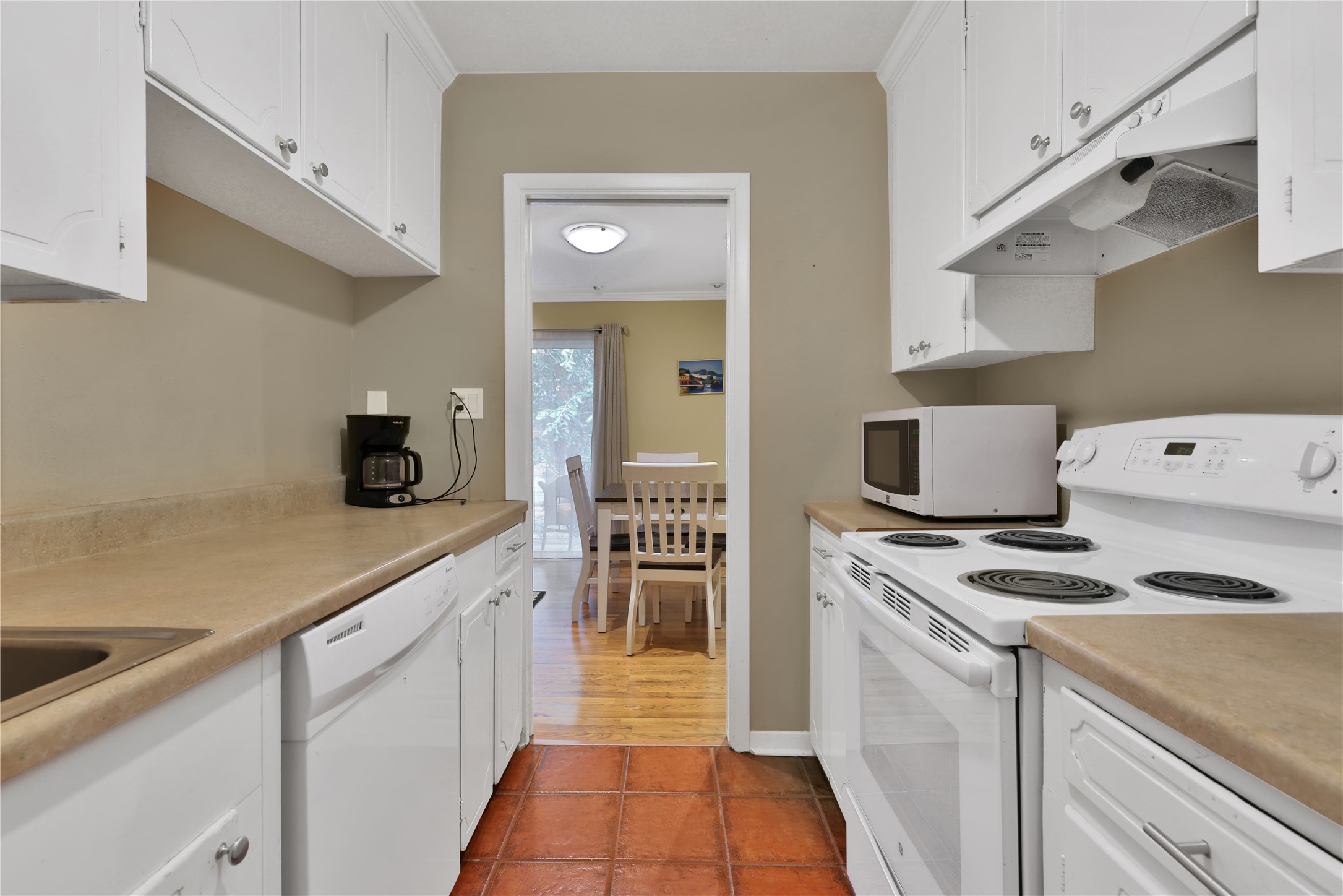 2824 Briarhurst Drive 12 , Houston, TX, 77057 | 89085112 | Realty Texas LLC