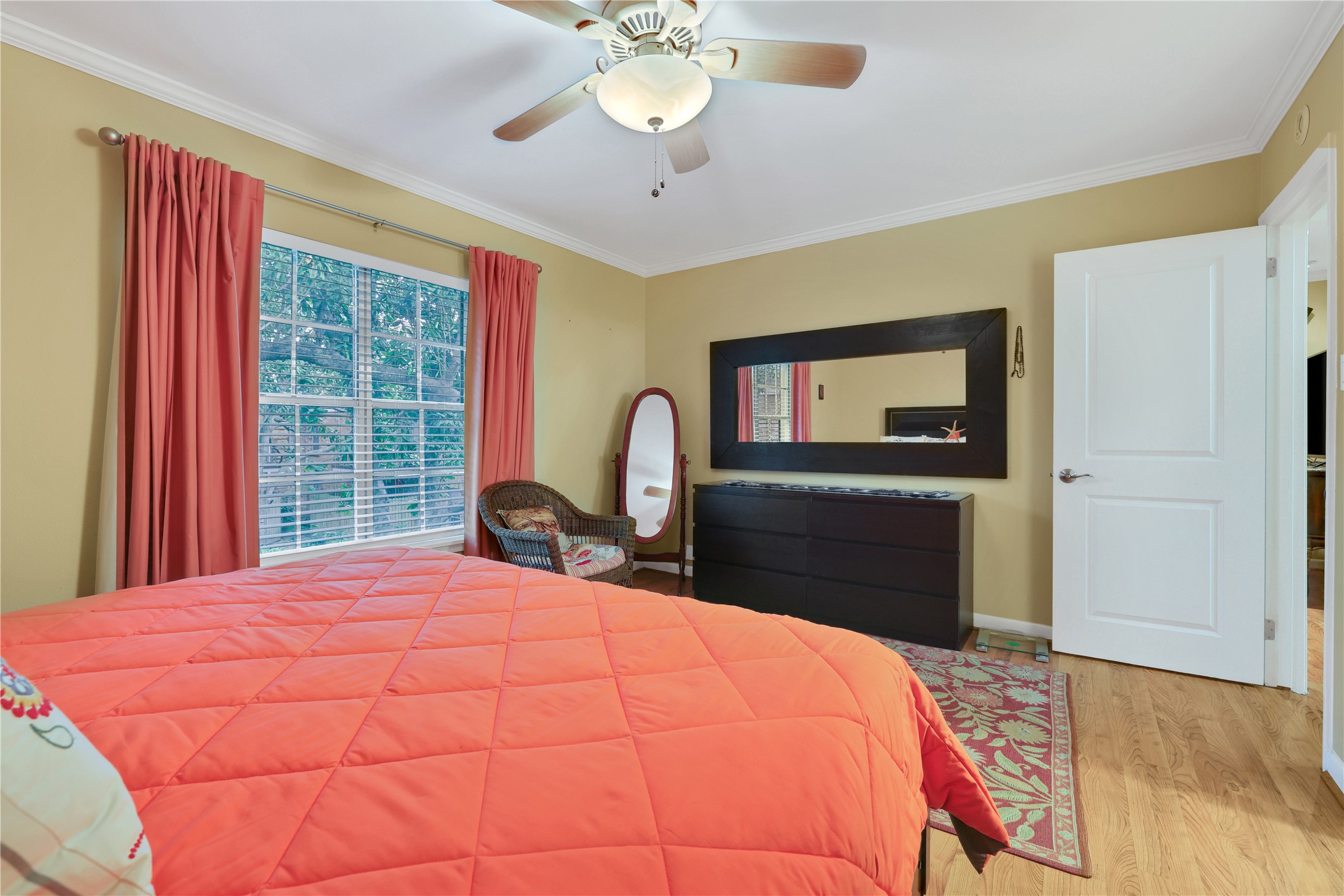 2824 Briarhurst Drive 12 , Houston, TX, 77057 | 89085112 | Realty Texas LLC