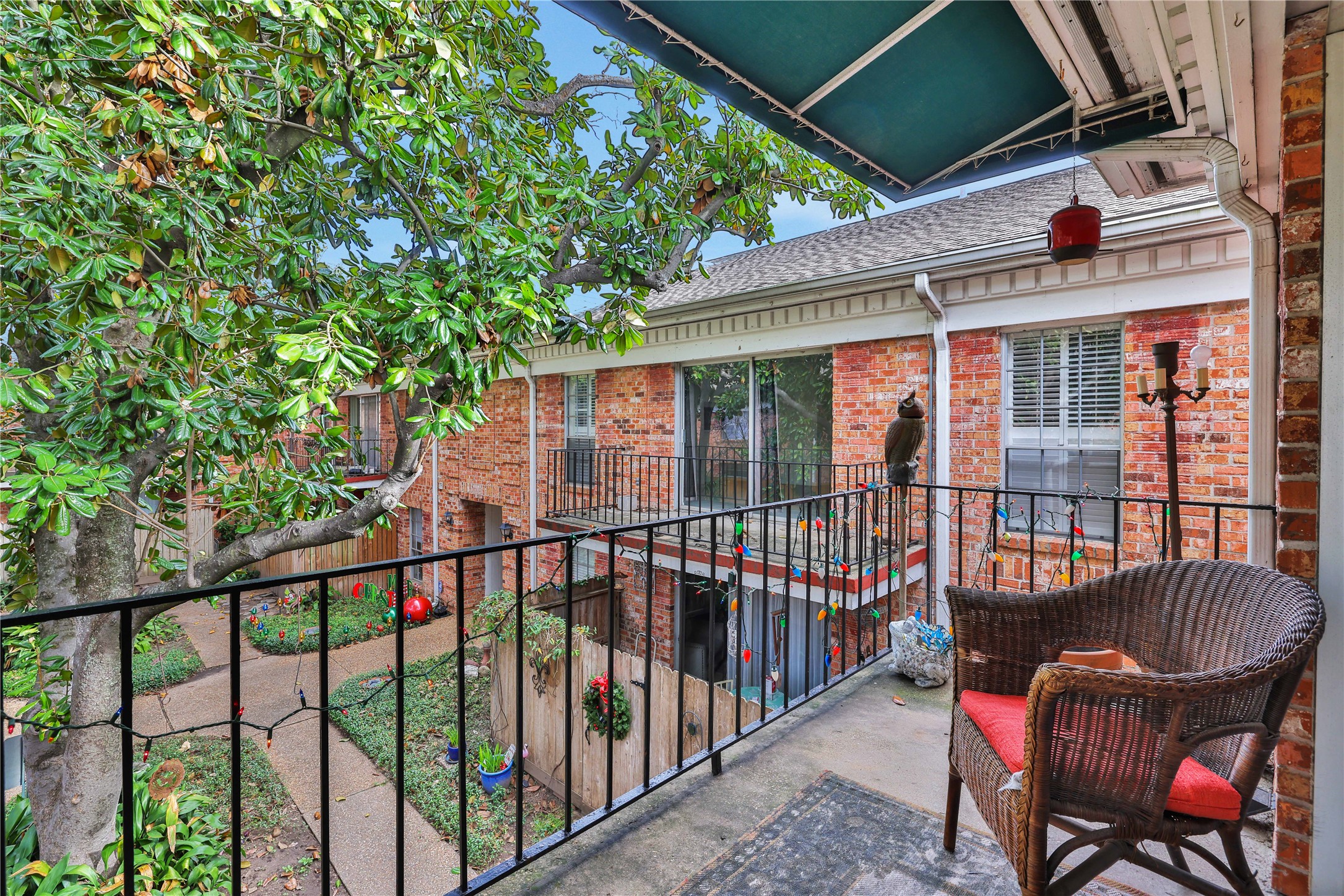 2824 Briarhurst Drive 12 , Houston, TX, 77057 | 89085112 | Realty Texas LLC