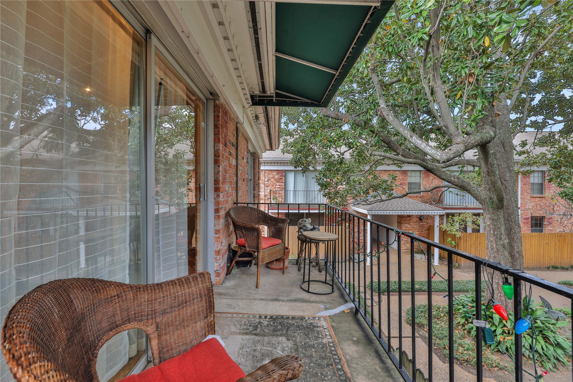 2824 Briarhurst Drive 12 , Houston, TX, 77057 | 89085112 | Realty Texas LLC