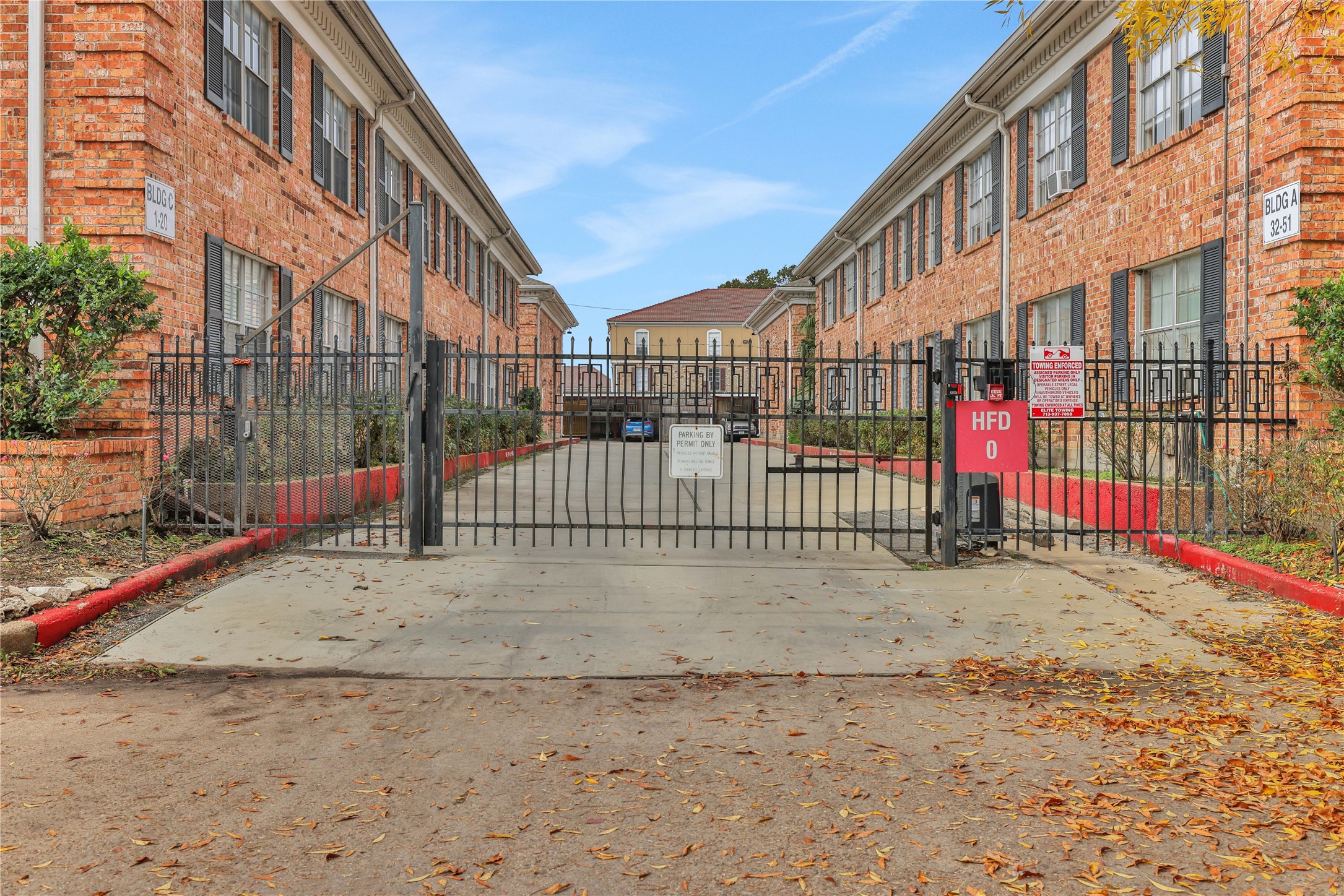 2824 Briarhurst Drive 12 , Houston, TX, 77057 | 89085112 | Realty Texas LLC
