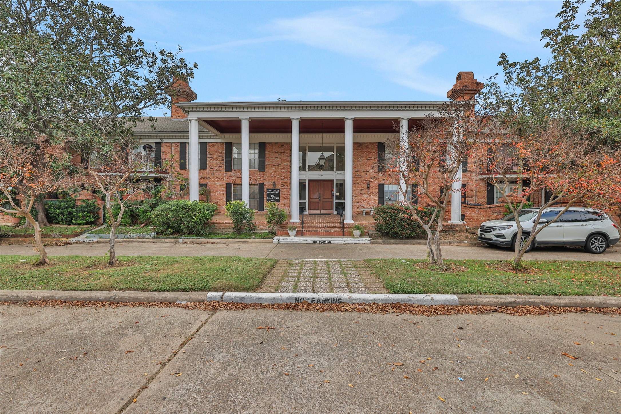 2824 Briarhurst Drive 12 , Houston, TX, 77057 | 89085112 | Realty Texas LLC