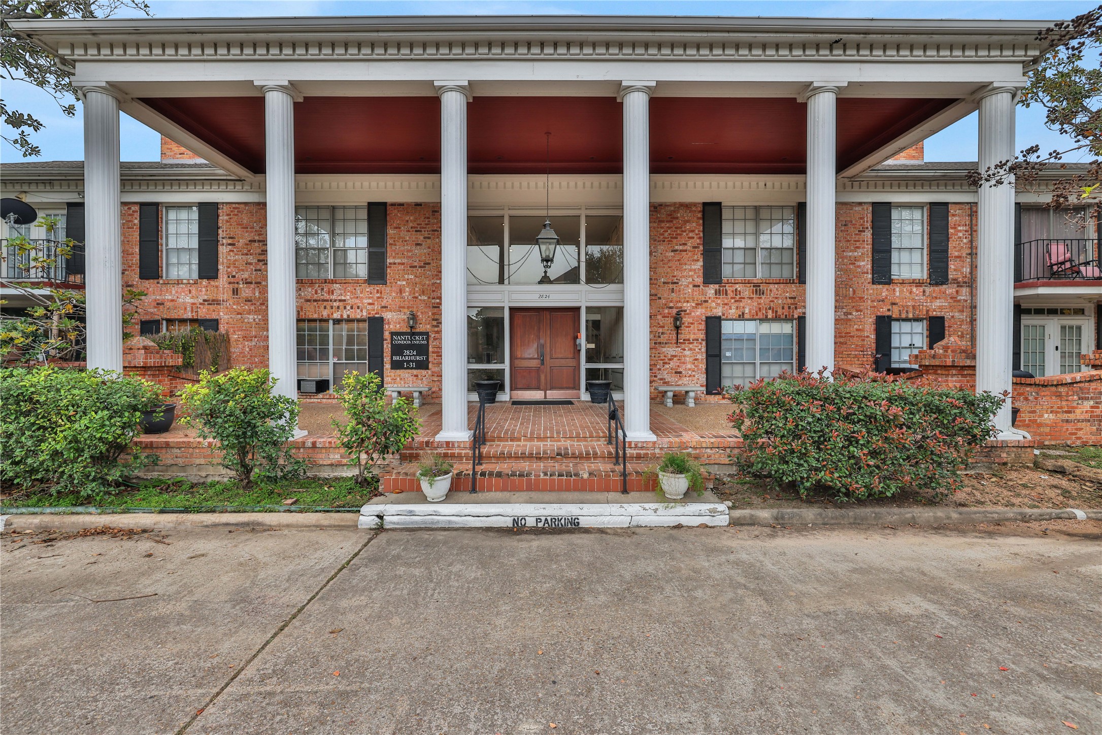 2824 Briarhurst Drive 12 , Houston, TX, 77057 | 89085112 | Realty Texas LLC