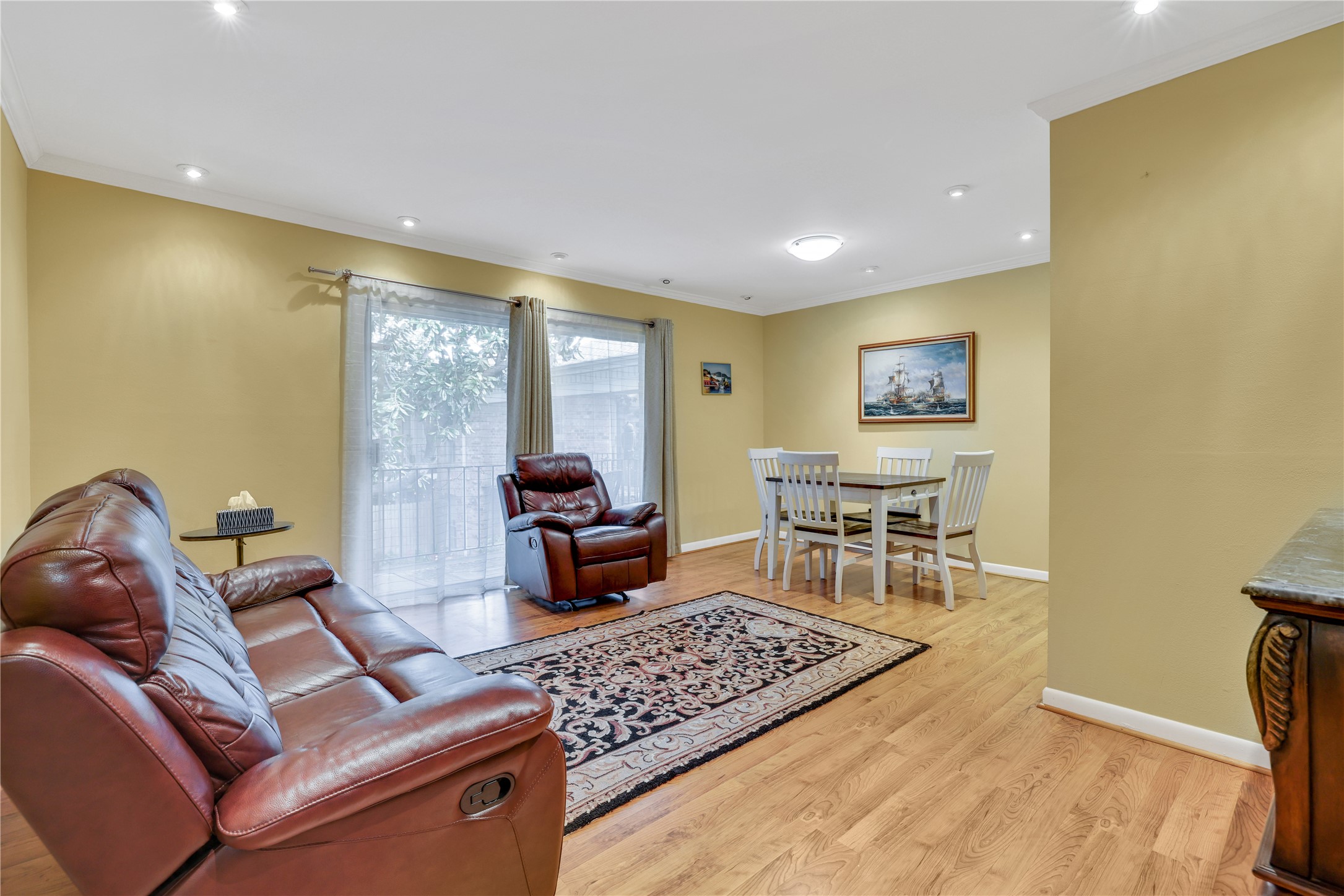 2824 Briarhurst Drive 12 , Houston, TX, 77057 | 89085112 | Realty Texas LLC