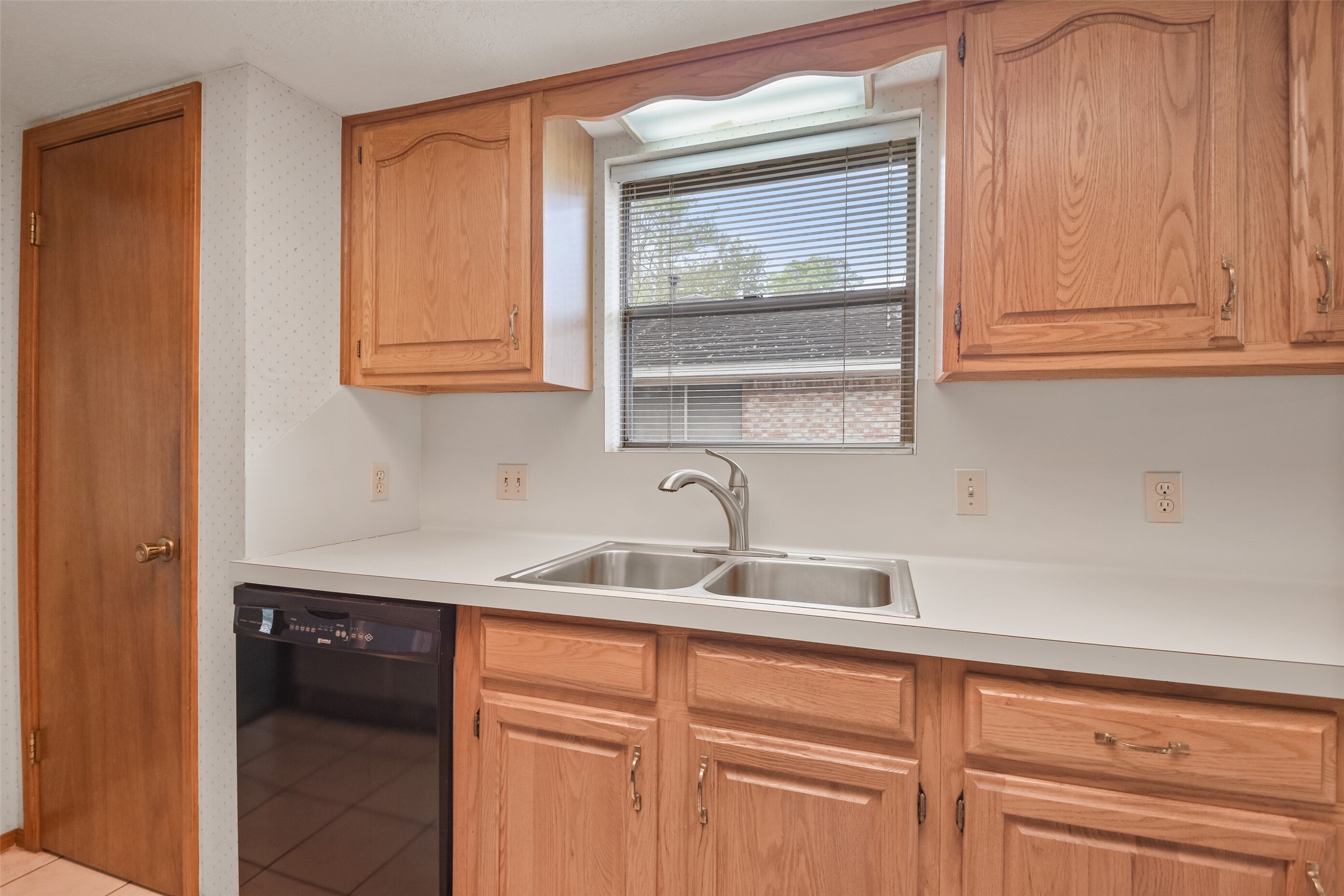 8106 Wimbledon Lane , Houston, TX, 77070 | 58175654 | Realty Texas LLC