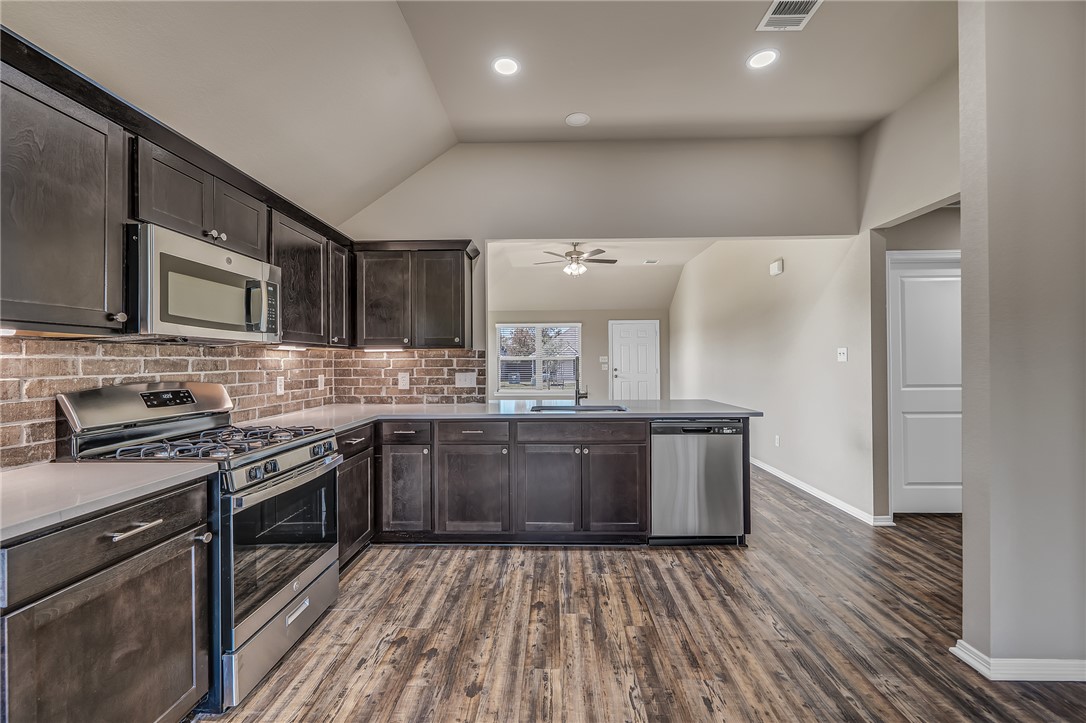 1206 Highgarden Drive , Navasota, TX, 77868 | 24017882 | Realty Texas LLC