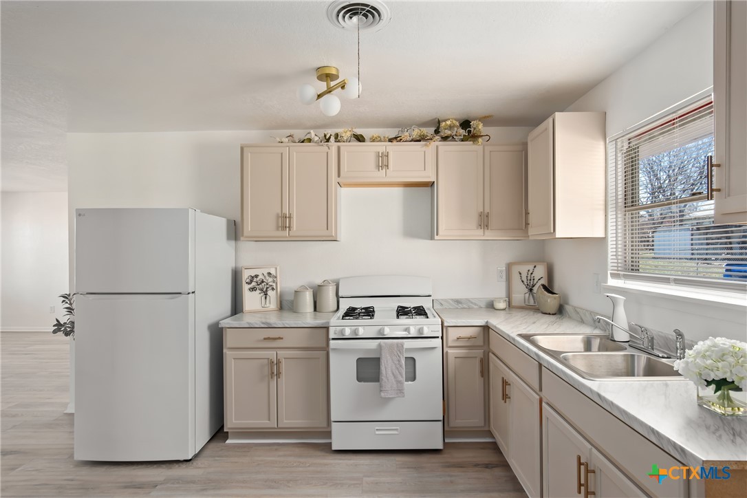 702 S 11th Street , Copperas Cove, TX, 76522 | 565663 | Realty Texas LLC