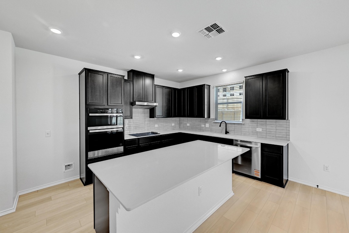 8002 Tranquil Glade Trail , Austin, TX, 78744 | 5705420 | Realty Texas LLC