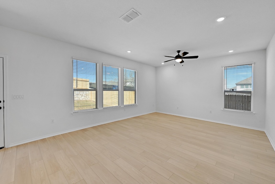 8002 Tranquil Glade Trail , Austin, TX, 78744 | 5705420 | Realty Texas LLC