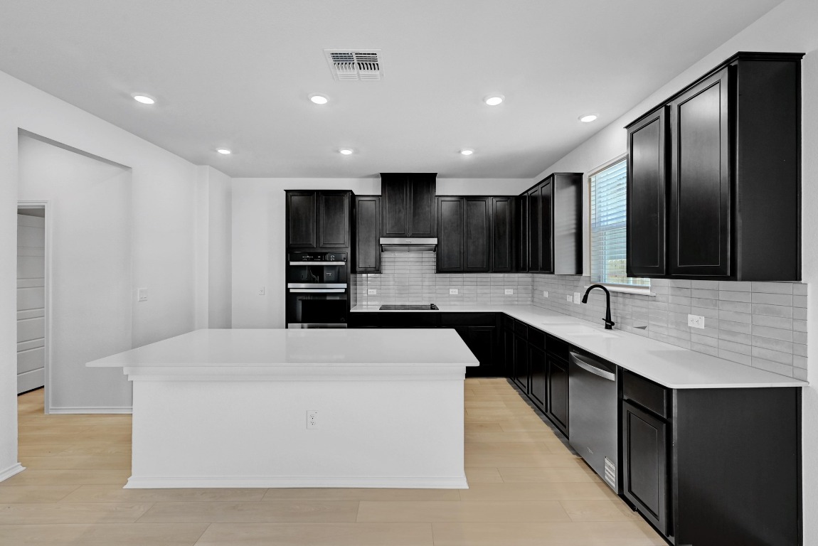 8002 Tranquil Glade Trail , Austin, TX, 78744 | 5705420 | Realty Texas LLC