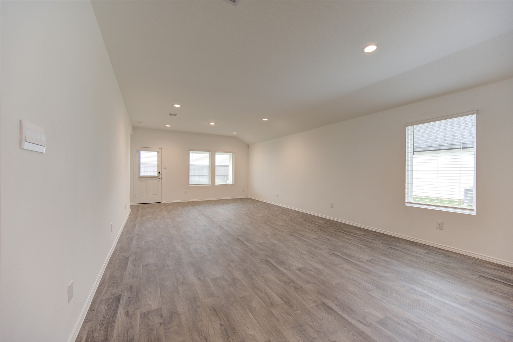 2009 Woodlark way , Sealy, TX, 77474 | 93570038 | Realty Texas LLC