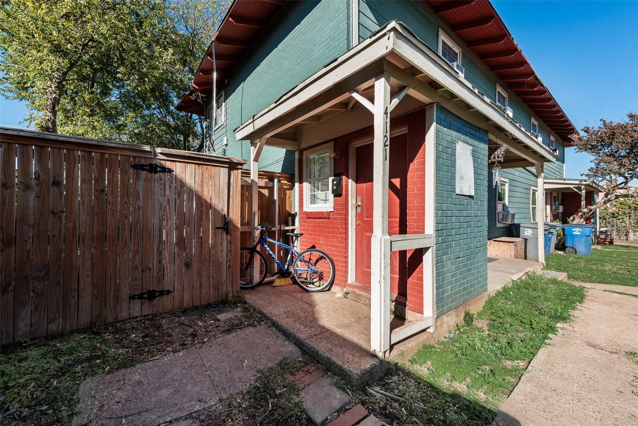 4115 Lakehurst Court , Dallas, TX, 75211 | 20804639 | Realty Texas LLC