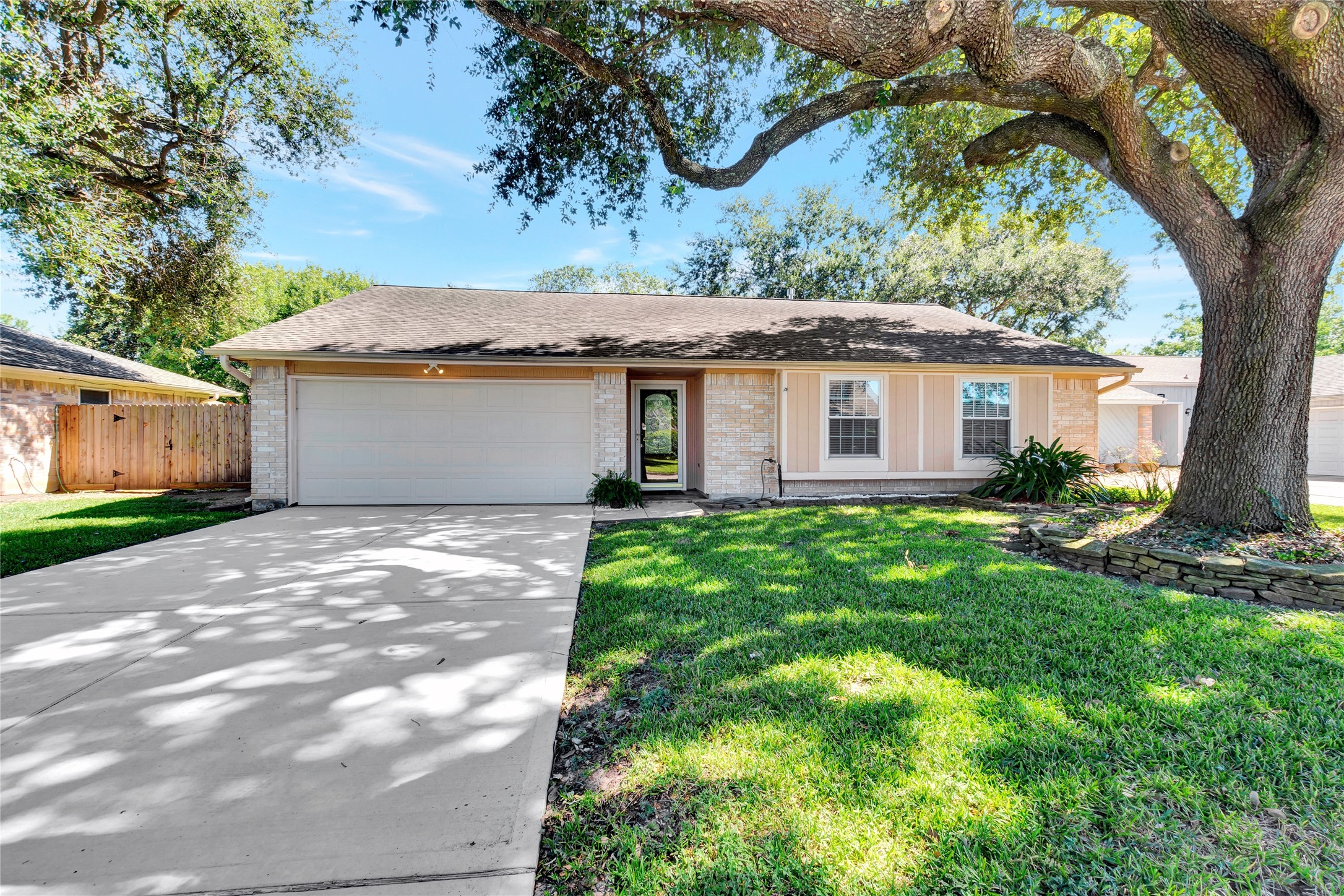 104 Oak Harbor Drive , Houston, TX, 77062 | 49347369 | Realty Texas LLC