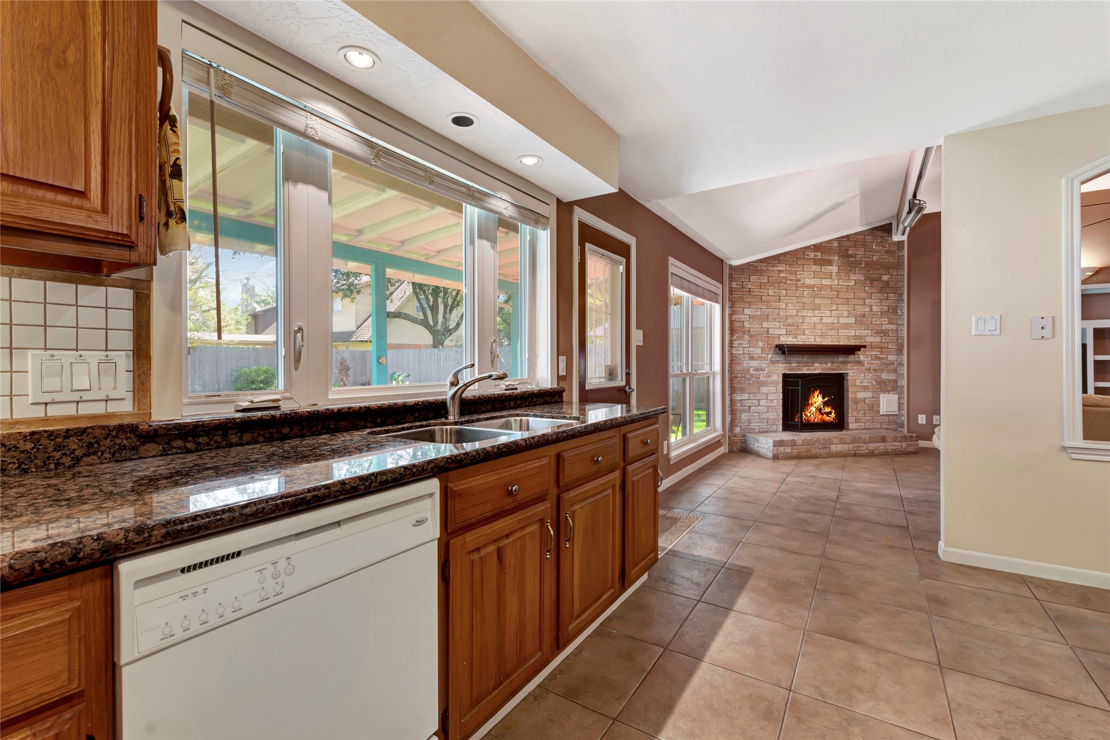 104 Oak Harbor Drive , Houston, TX, 77062 | 49347369 | Realty Texas LLC