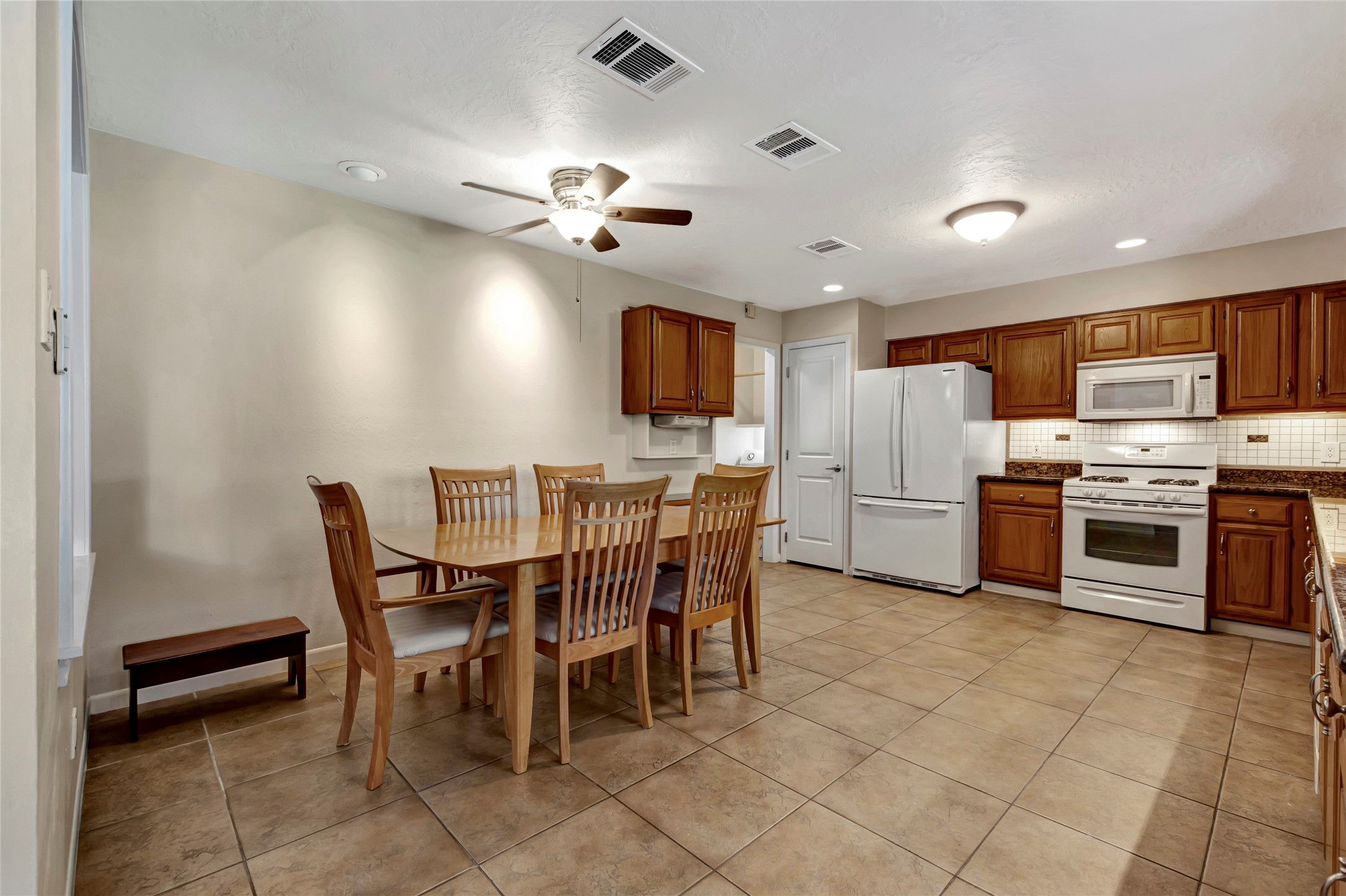 104 Oak Harbor Drive , Houston, TX, 77062 | 49347369 | Realty Texas LLC