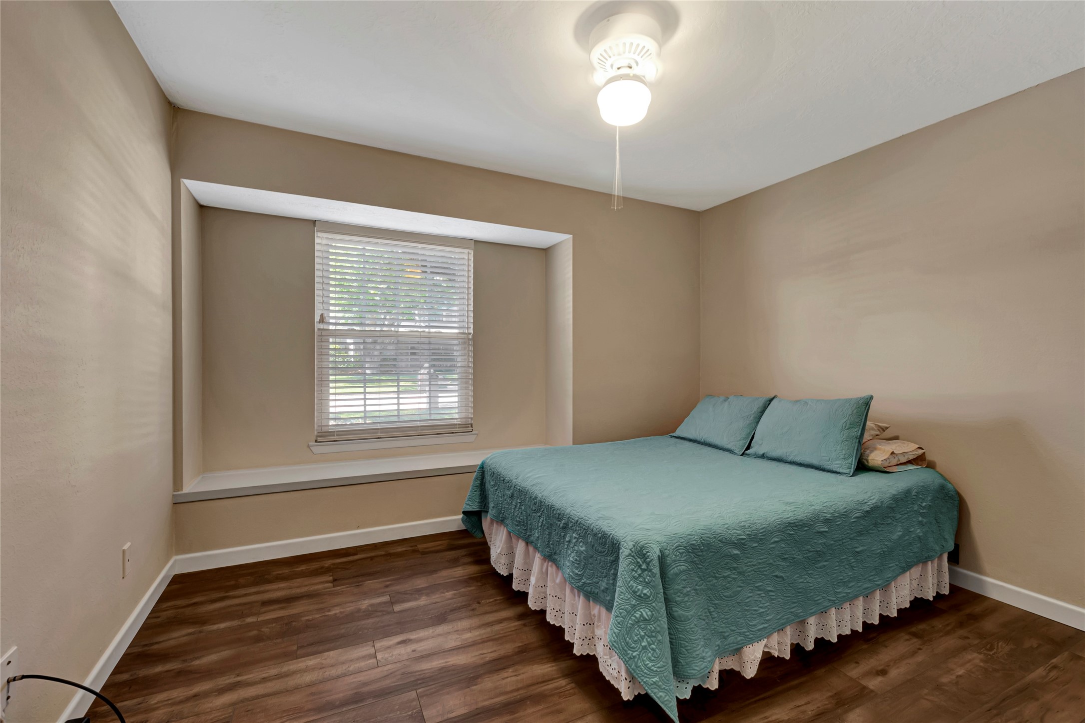 104 Oak Harbor Drive , Houston, TX, 77062 | 49347369 | Realty Texas LLC