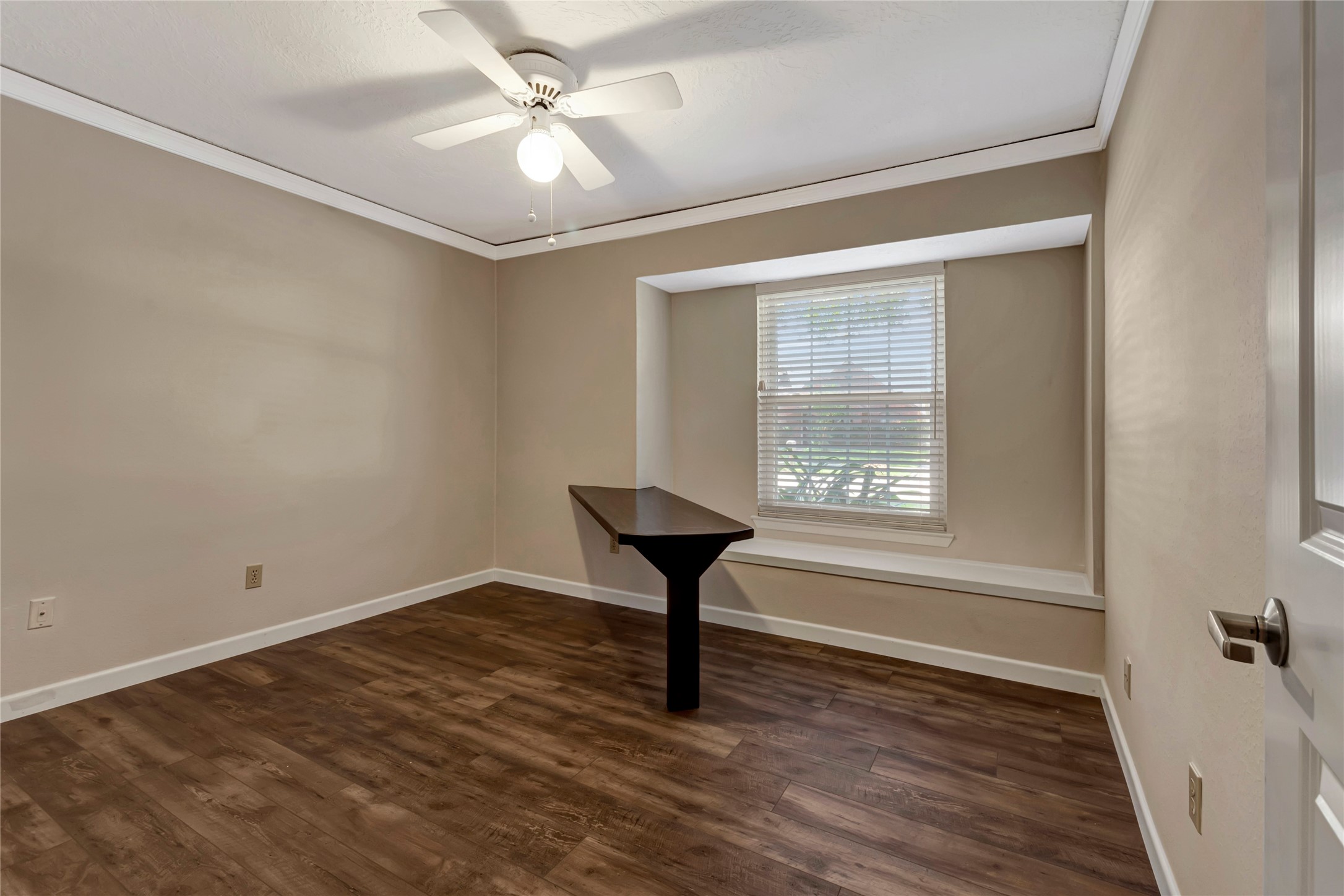 104 Oak Harbor Drive , Houston, TX, 77062 | 49347369 | Realty Texas LLC