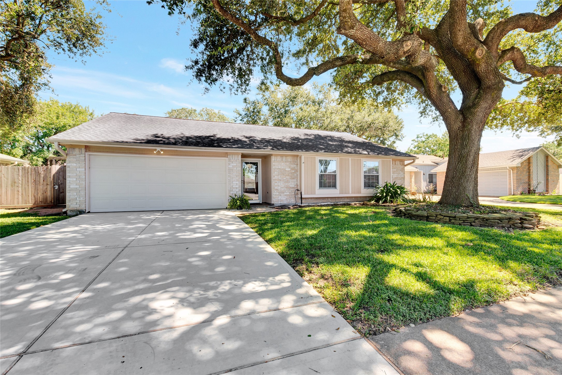 104 Oak Harbor Drive , Houston, TX, 77062 | 49347369 | Realty Texas LLC