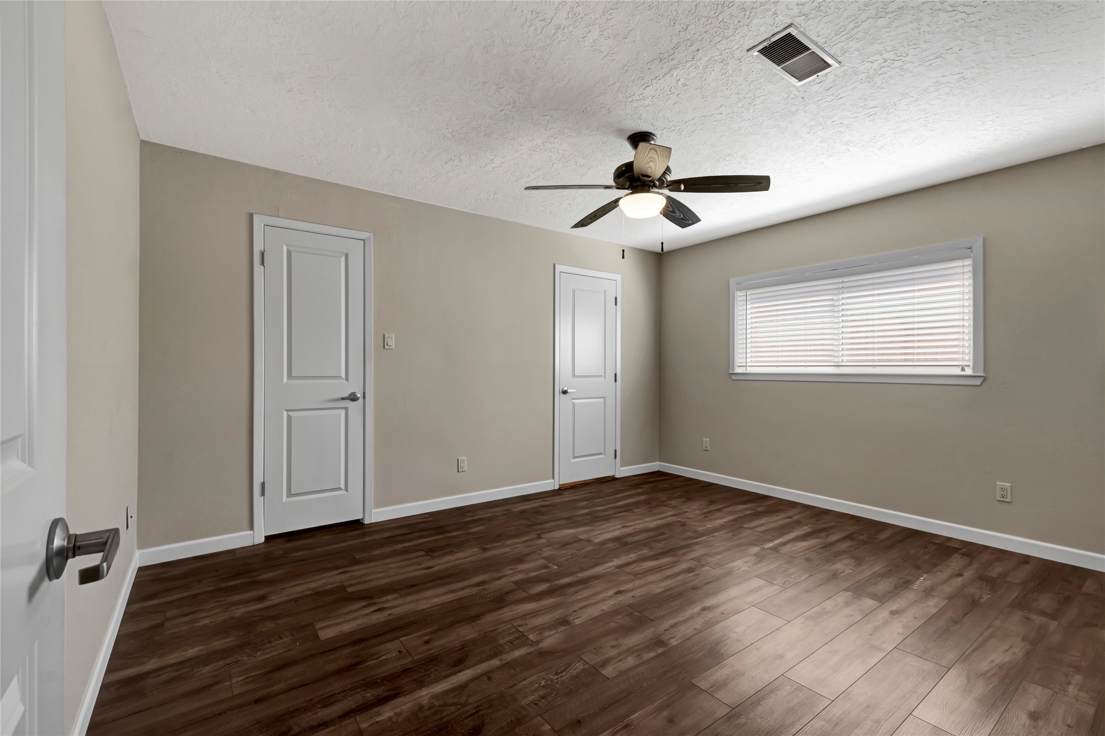 104 Oak Harbor Drive , Houston, TX, 77062 | 49347369 | Realty Texas LLC