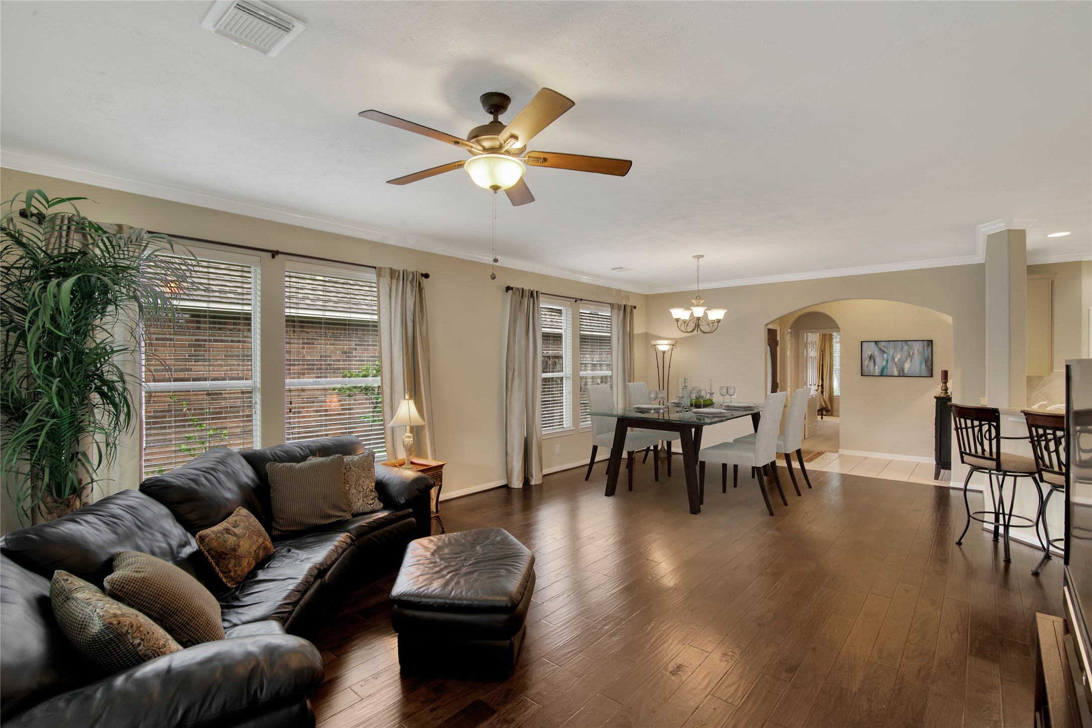 104 Oak Harbor Drive , Houston, TX, 77062 | 49347369 | Realty Texas LLC