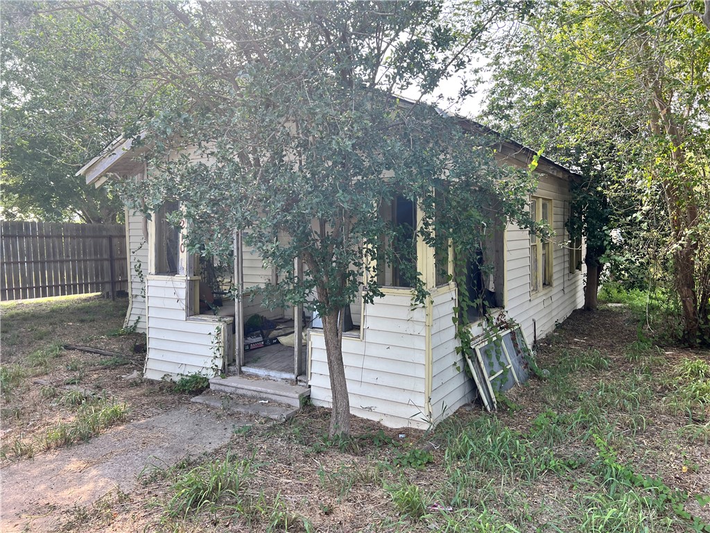 1210 King David Drive , Three Rivers, TX, 78071 | 452429 | Realty Texas LLC