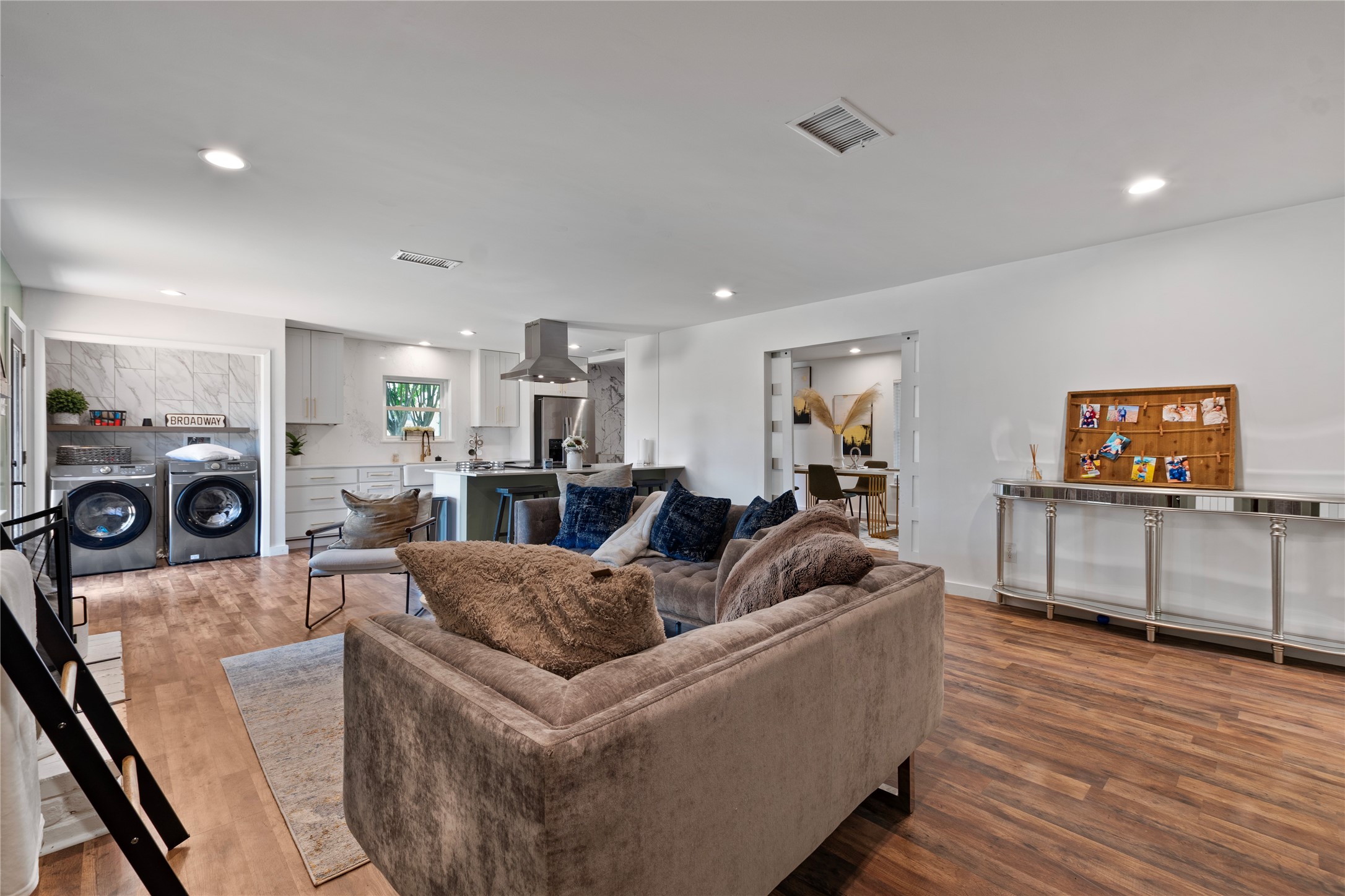 3112 Ruidosa Avenue , Dallas, TX, 75228 | 20807164 | Realty Texas LLC