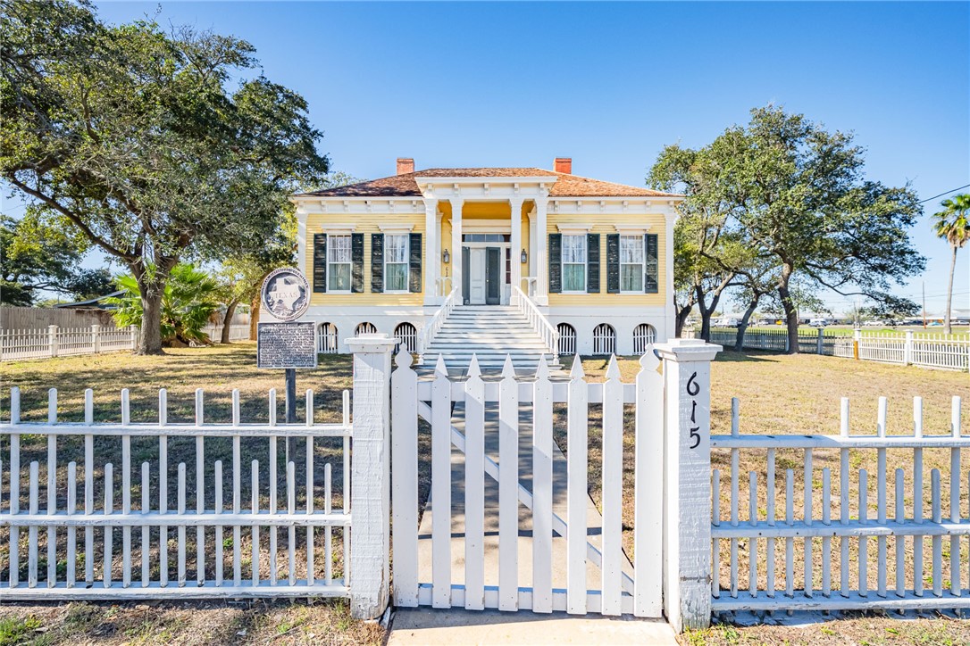 615 S Church Street, Rockport, TX, 78382 | 452462 | Realty Texas LLC