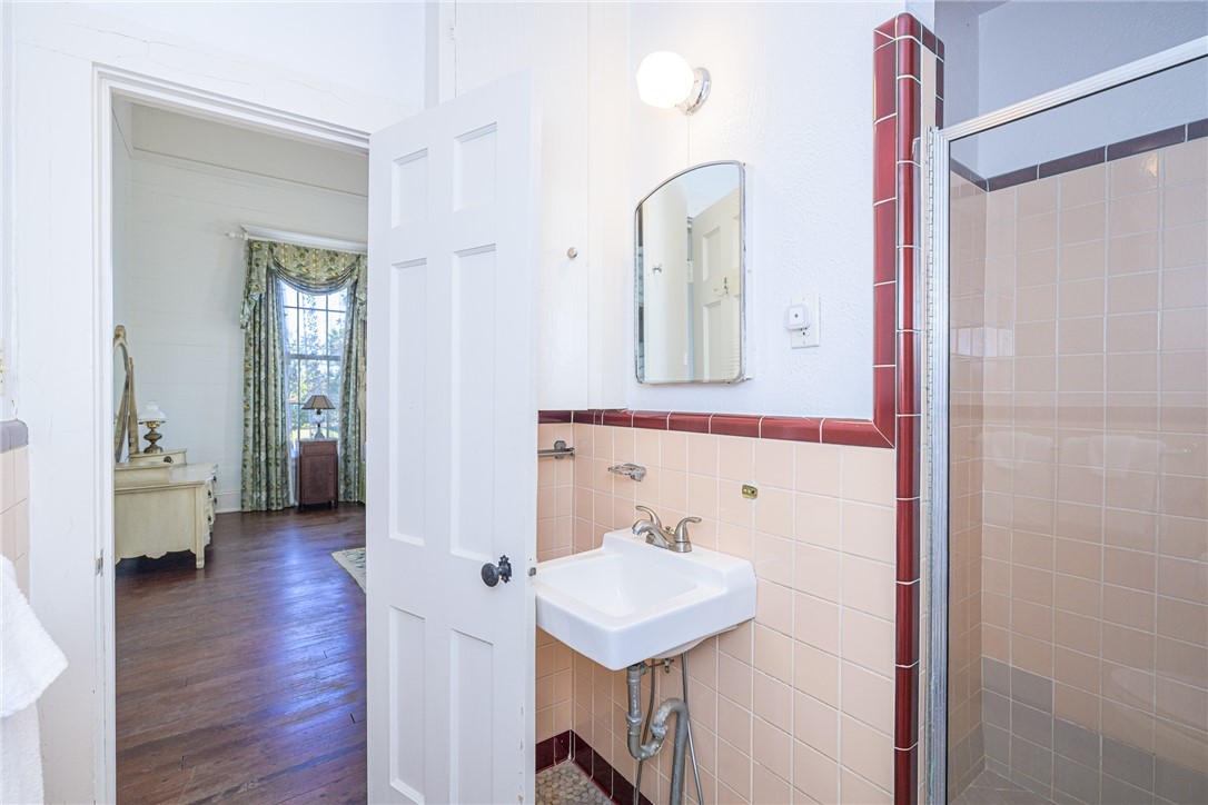 615 S Church Street, Rockport, TX, 78382 | 452462 | Realty Texas LLC