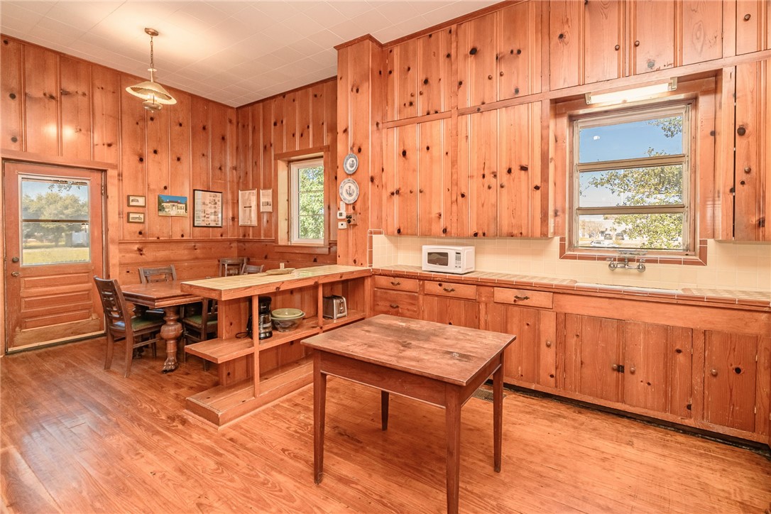 615 S Church Street, Rockport, TX, 78382 | 452462 | Realty Texas LLC