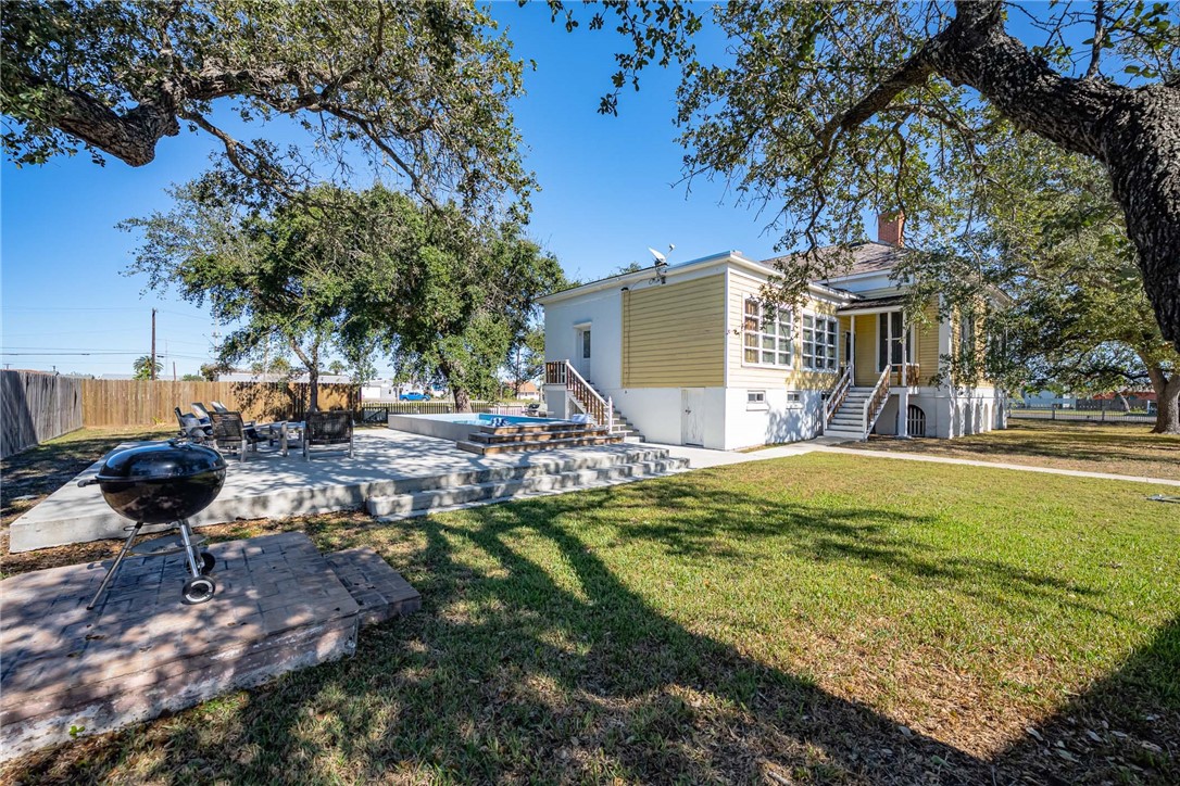 615 S Church Street, Rockport, TX, 78382 | 452462 | Realty Texas LLC