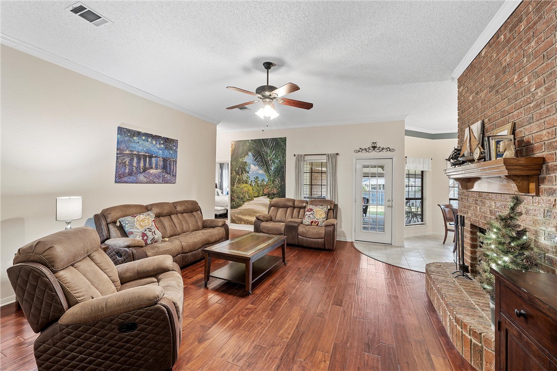 208 Fannin Drive , Hewitt, TX, 76643 | 227340 | Realty Texas LLC