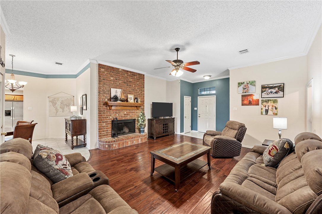 208 Fannin Drive , Hewitt, TX, 76643 | 227340 | Realty Texas LLC