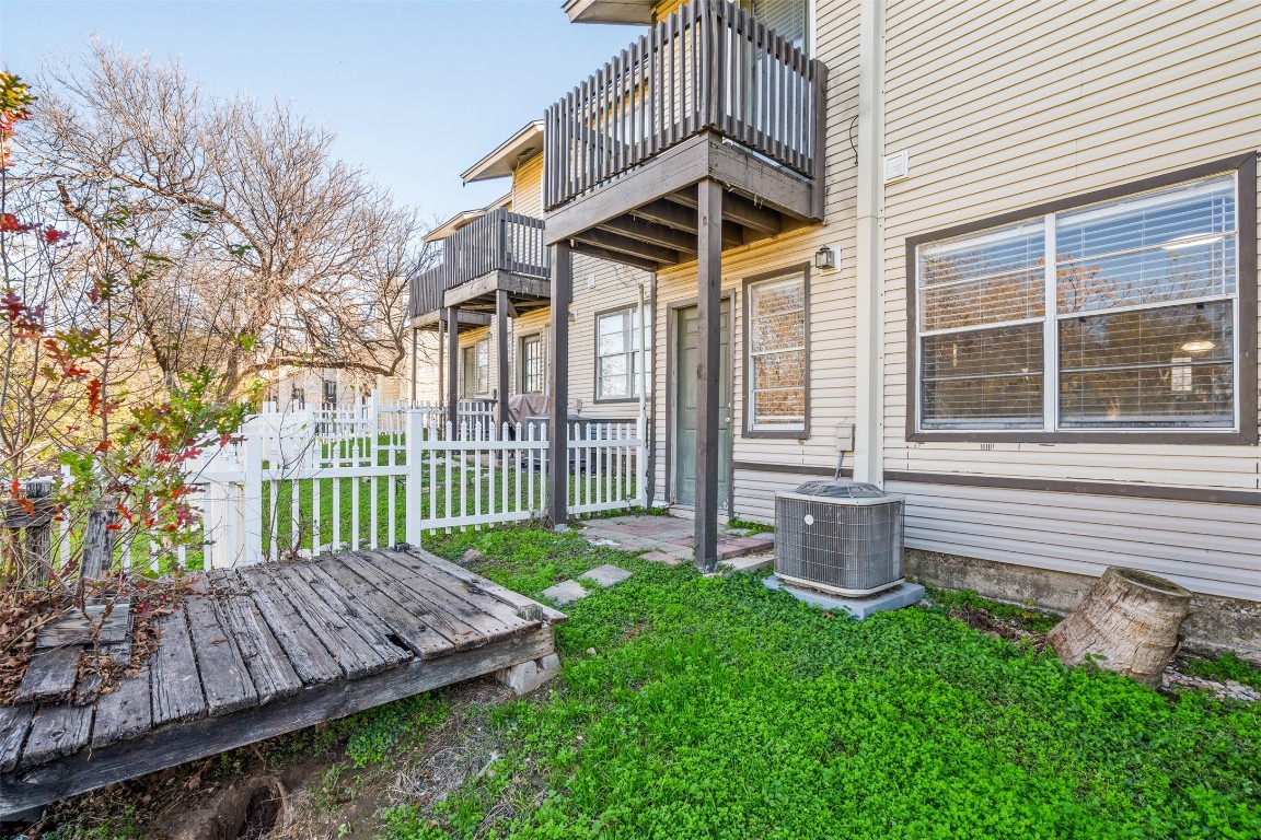 1823 River Crossing Circle C , Austin, TX, 78741 | 7789833 | Realty Texas LLC