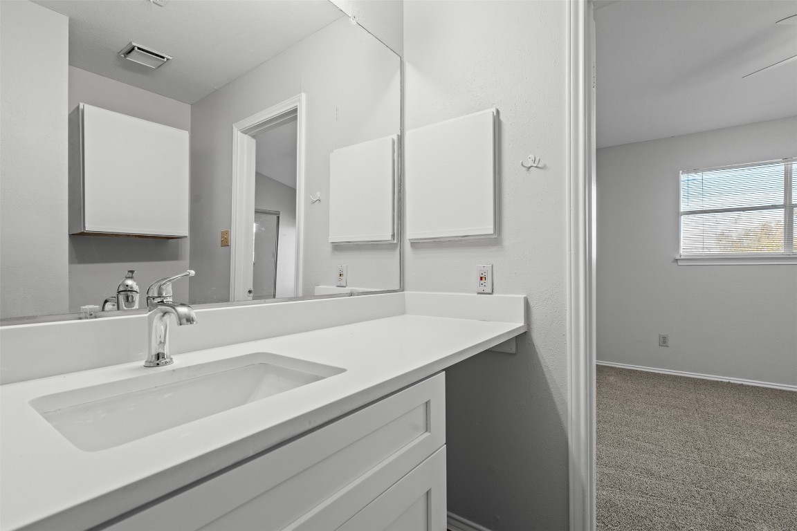 1823 River Crossing Circle C , Austin, TX, 78741 | 7789833 | Realty Texas LLC