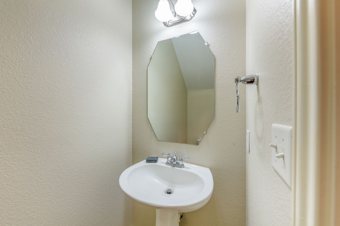 6705 Covered Bridge Drive 22 , Austin, TX, 78736 | 8295296 | Realty Texas LLC