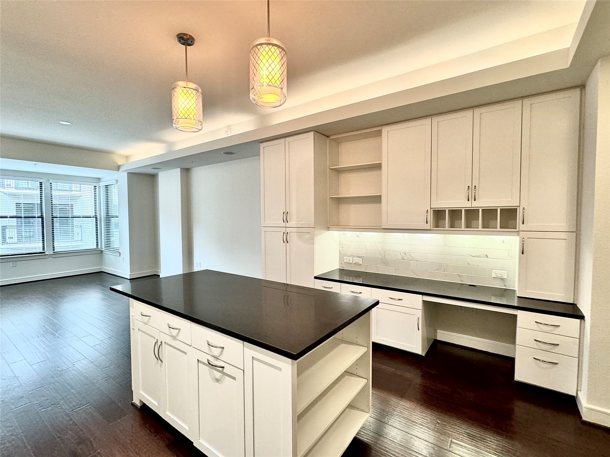 2303 Mid Lane 314 , Houston, TX, 77027 | 60338947 | Realty Texas LLC
