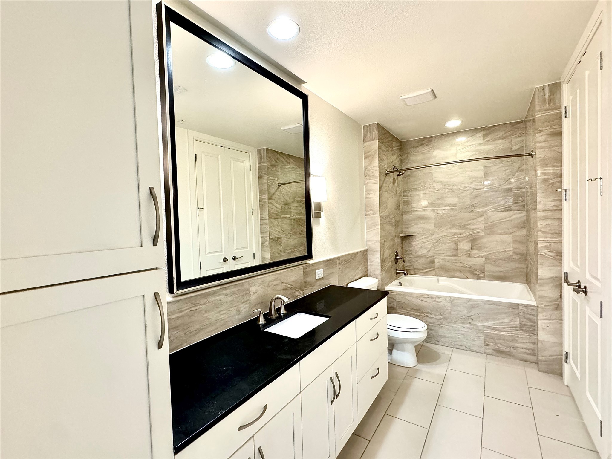 2303 Mid Lane 314 , Houston, TX, 77027 | 60338947 | Realty Texas LLC