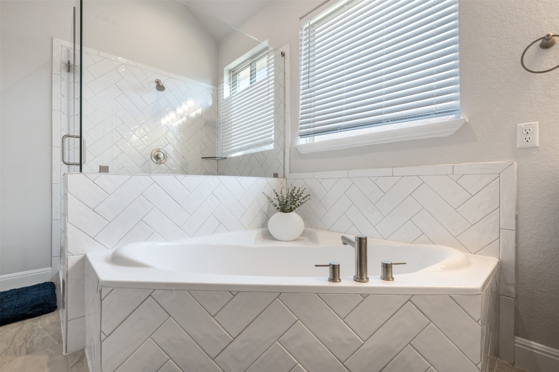 686 Treadwell Lane , Kyle, TX, 78640 | 3296033 | Realty Texas LLC