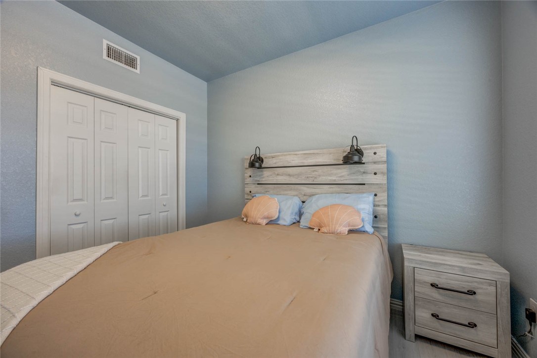 357 W Live Oak Lane , Rockport, TX, 78382 | 452616 | Realty Texas LLC
