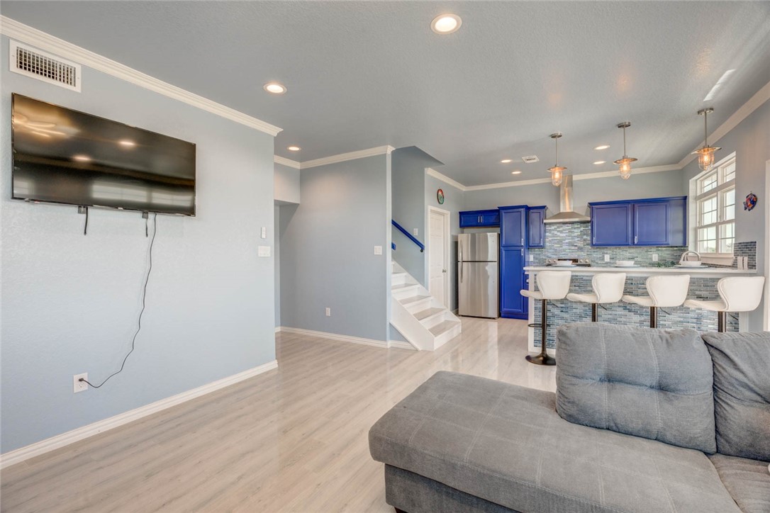 357 W Live Oak Lane , Rockport, TX, 78382 | 452616 | Realty Texas LLC