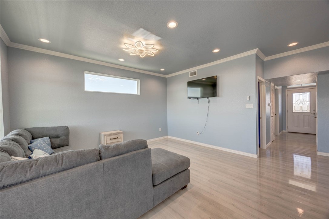 357 W Live Oak Lane , Rockport, TX, 78382 | 452616 | Realty Texas LLC