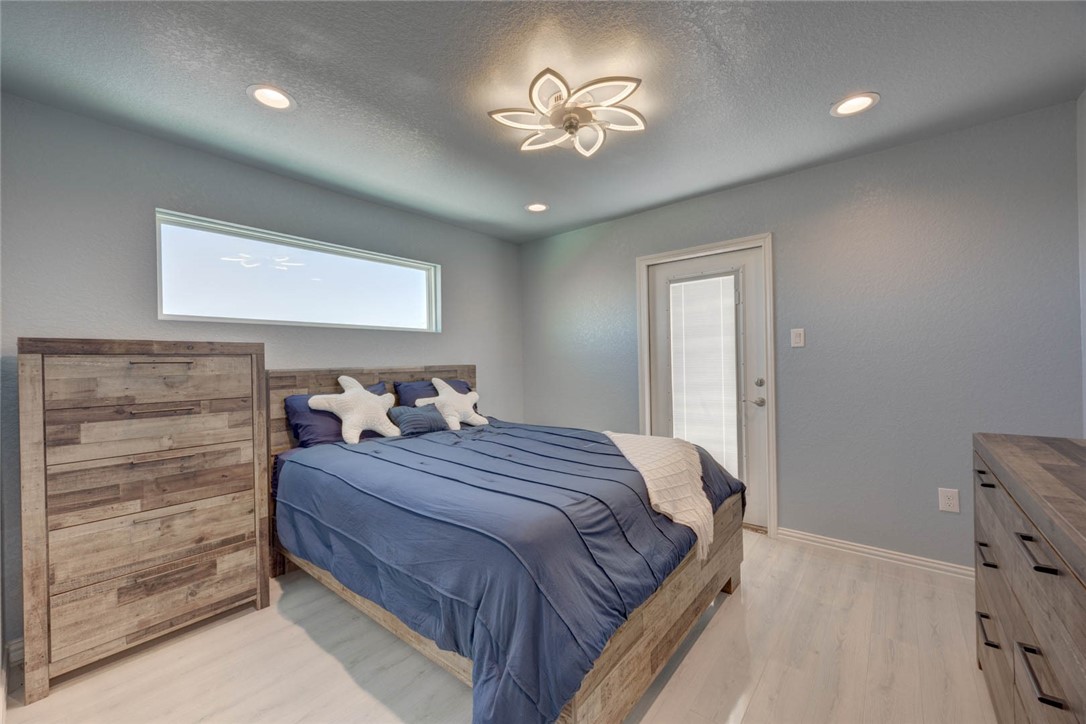 357 W Live Oak Lane , Rockport, TX, 78382 | 452616 | Realty Texas LLC