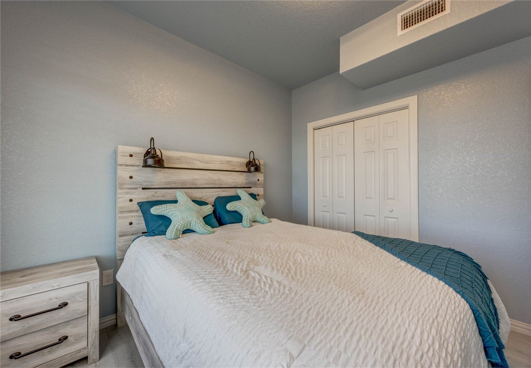 357 W Live Oak Lane , Rockport, TX, 78382 | 452616 | Realty Texas LLC