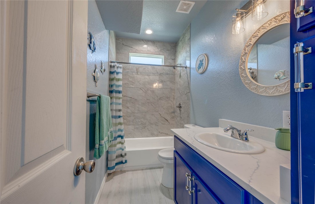 357 W Live Oak Lane , Rockport, TX, 78382 | 452616 | Realty Texas LLC