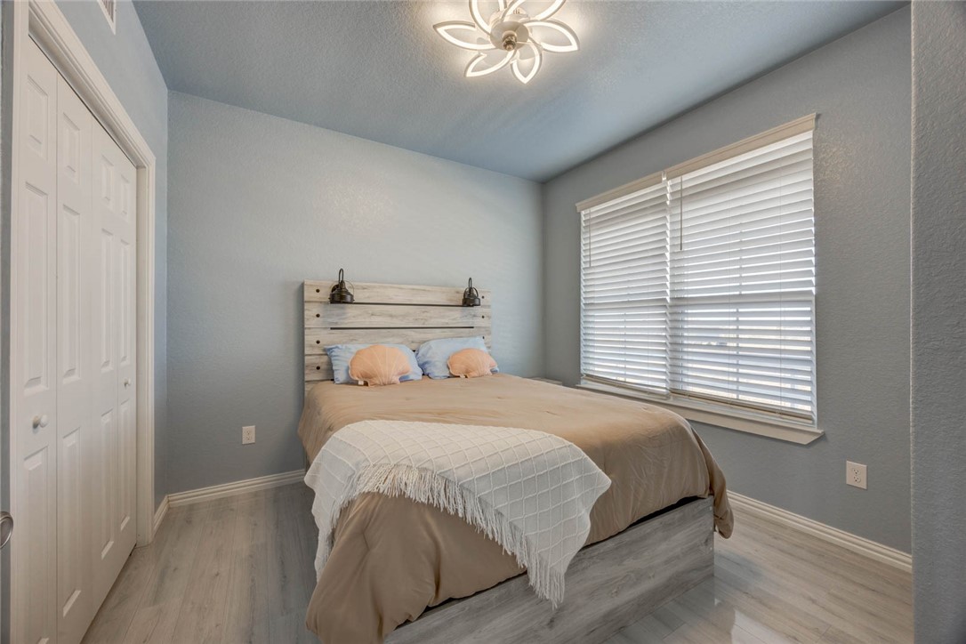 357 W Live Oak Lane , Rockport, TX, 78382 | 452616 | Realty Texas LLC