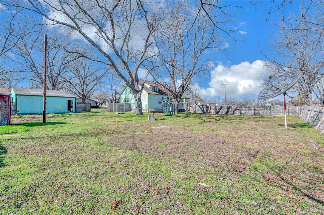 714 W 15th Street , Clifton, TX, 76634 | 227437 | Realty Texas LLC